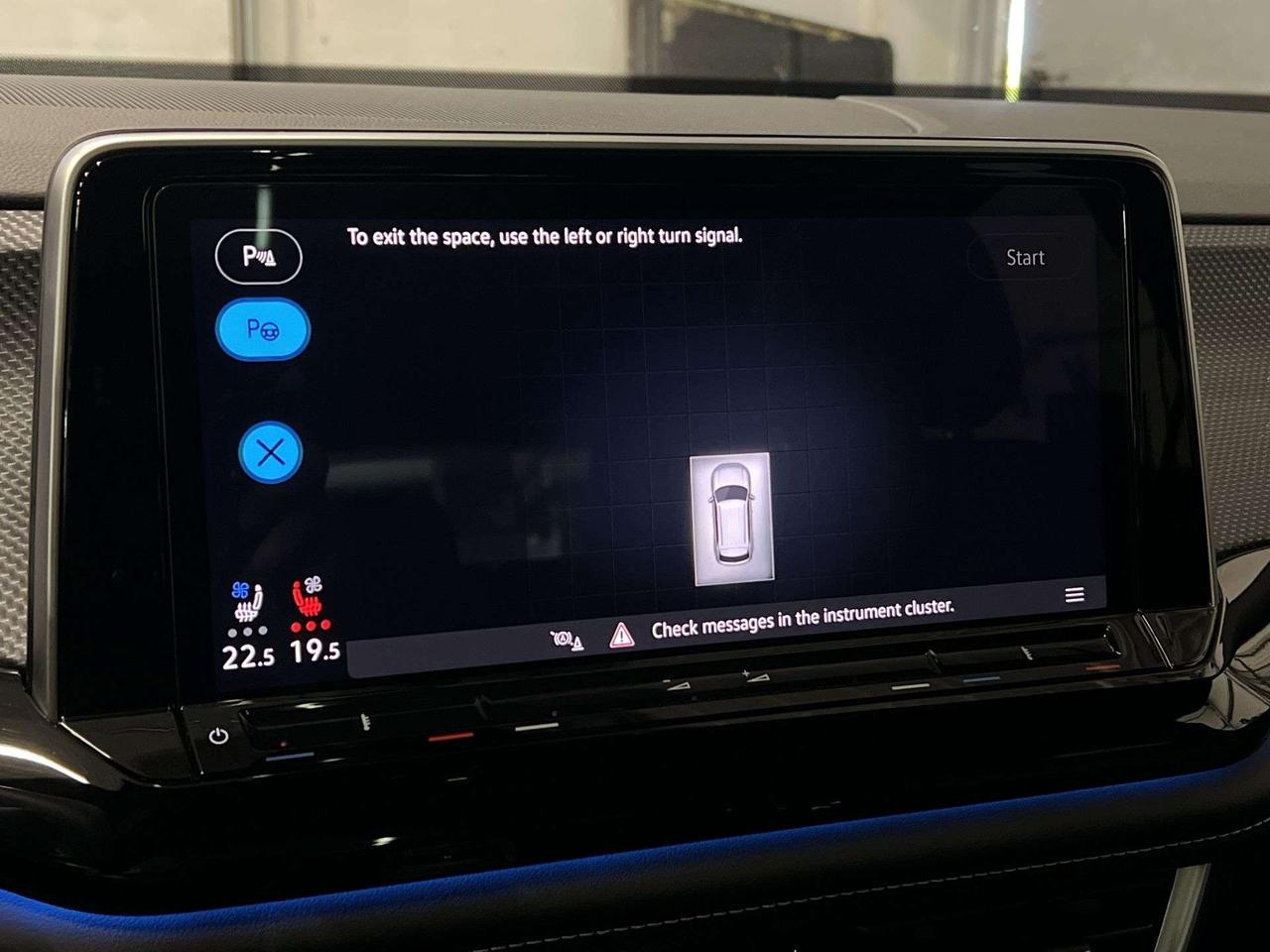 2026 Volkswagen Atlas EXCELINE R-LINE AWD | MASSAGE SEATS | PANO ROOF Photo