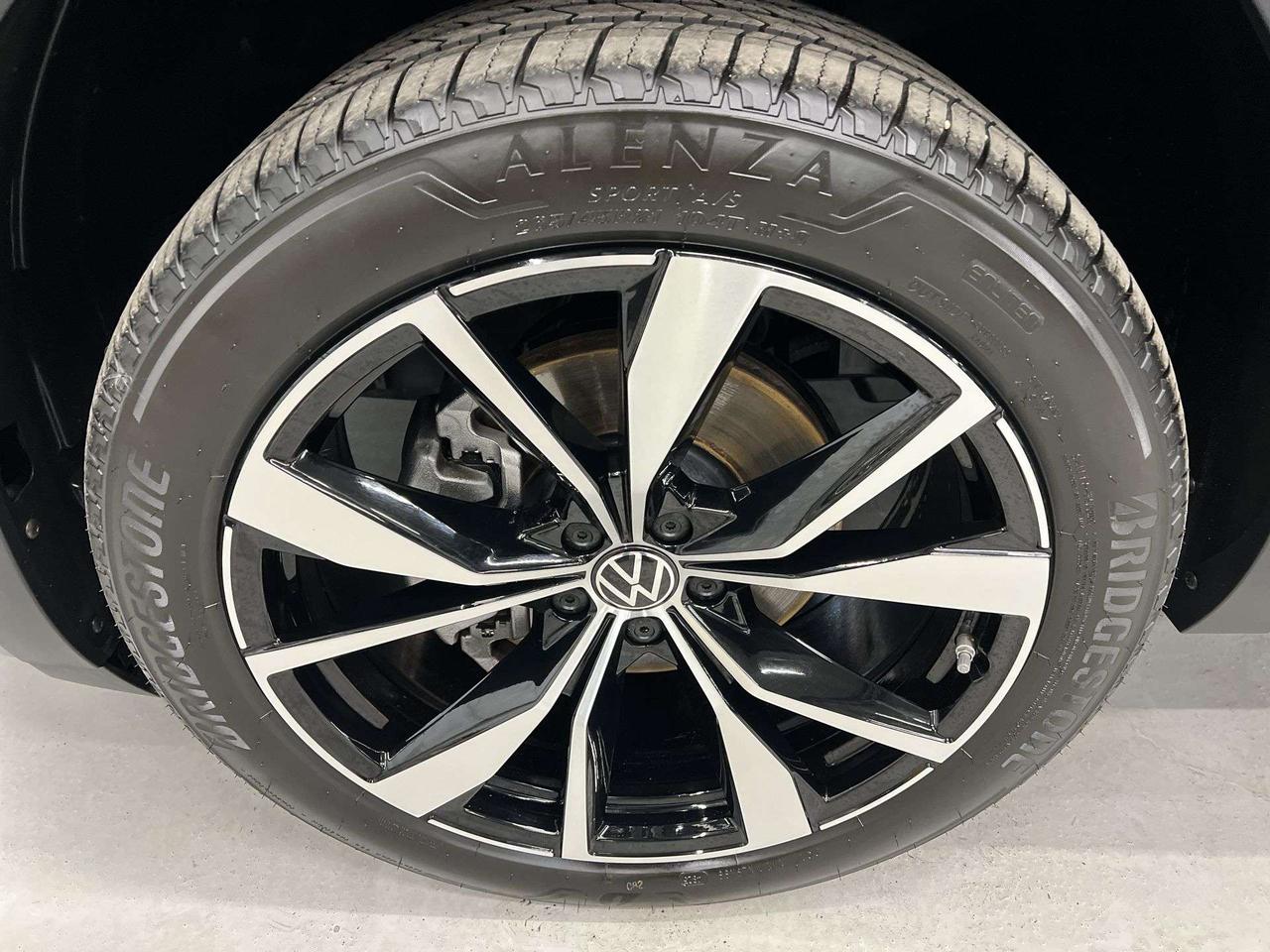2026 Volkswagen Atlas EXCELINE R-LINE AWD | MASSAGE SEATS | PANO ROOF Photo