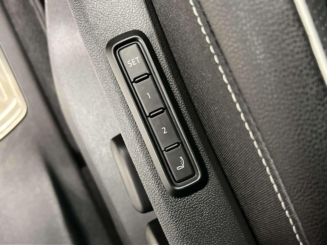 2026 Volkswagen Atlas EXCELINE R-LINE AWD | MASSAGE SEATS | PANO ROOF Photo