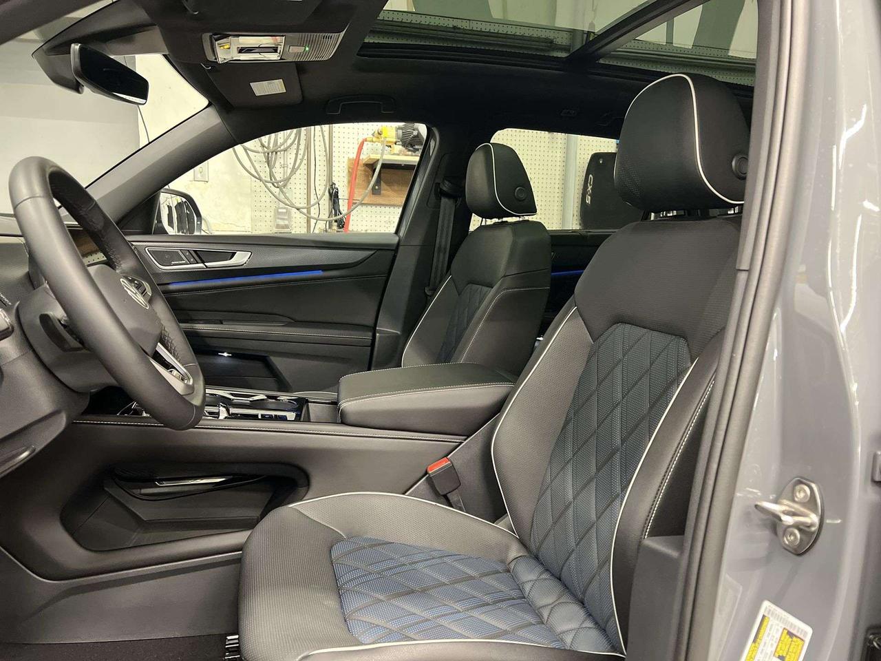 2026 Volkswagen Atlas EXCELINE R-LINE AWD | MASSAGE SEATS | PANO ROOF Photo