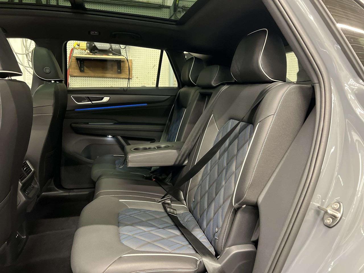 2026 Volkswagen Atlas EXCELINE R-LINE AWD | MASSAGE SEATS | PANO ROOF Photo