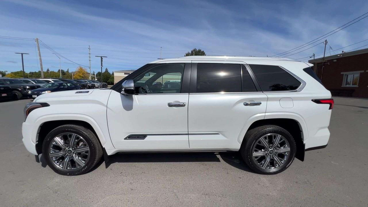 2024 Toyota Sequoia HYBRID CAPSTONE 4X4 | 7-PASS | LEATHER | PANO ROOF Photo4