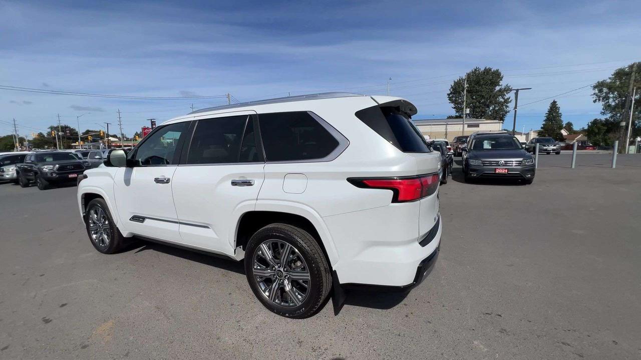 2024 Toyota Sequoia HYBRID CAPSTONE 4X4 | 7-PASS | LEATHER | PANO ROOF Photo