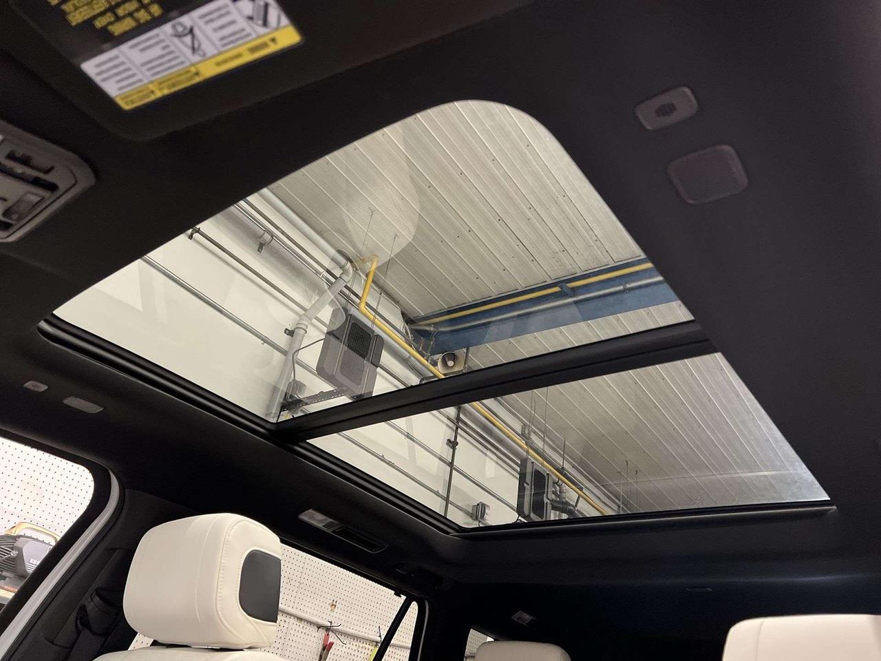2024 Toyota Sequoia HYBRID CAPSTONE 4X4 | 7-PASS | LEATHER | PANO ROOF Photo