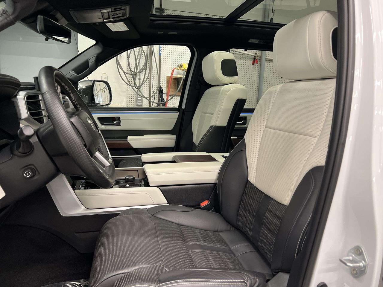 2024 Toyota Sequoia HYBRID CAPSTONE 4X4 | 7-PASS | LEATHER | PANO ROOF Photo