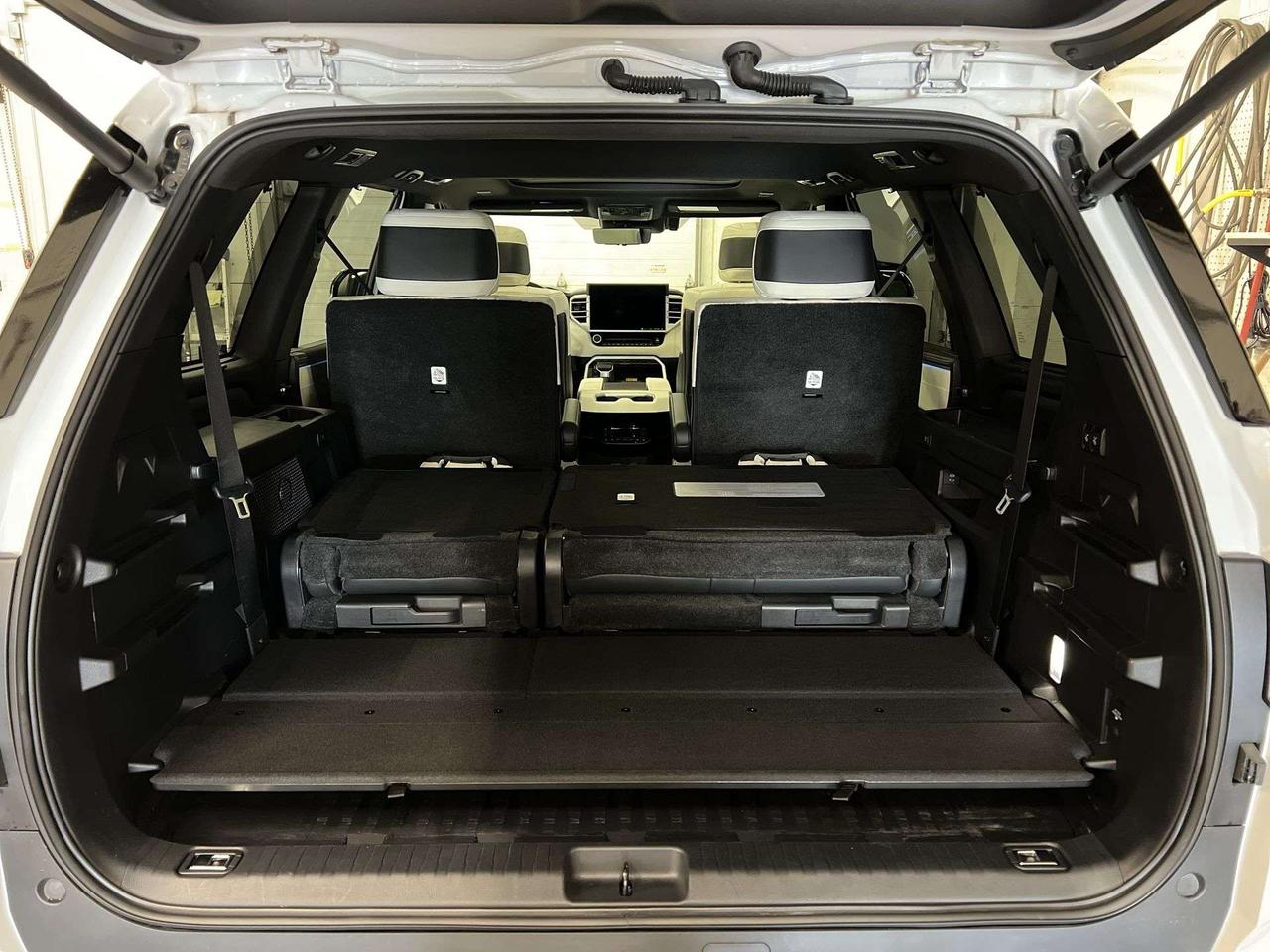 2024 Toyota Sequoia HYBRID CAPSTONE 4X4 | 7-PASS | LEATHER | PANO ROOF Photo