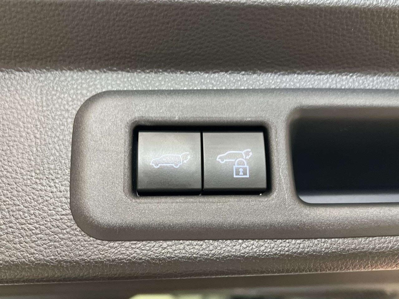 2024 Toyota Sequoia HYBRID CAPSTONE 4X4 | 7-PASS | LEATHER | PANO ROOF Photo