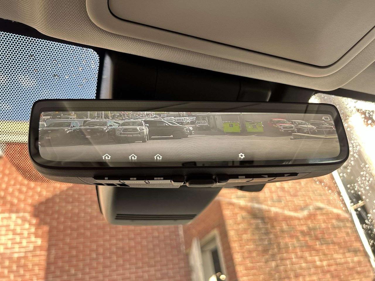 2025 Toyota RAV4 LIMITED AWD | COOLED LEATHER | SUNROOF | 360 CAM Photo