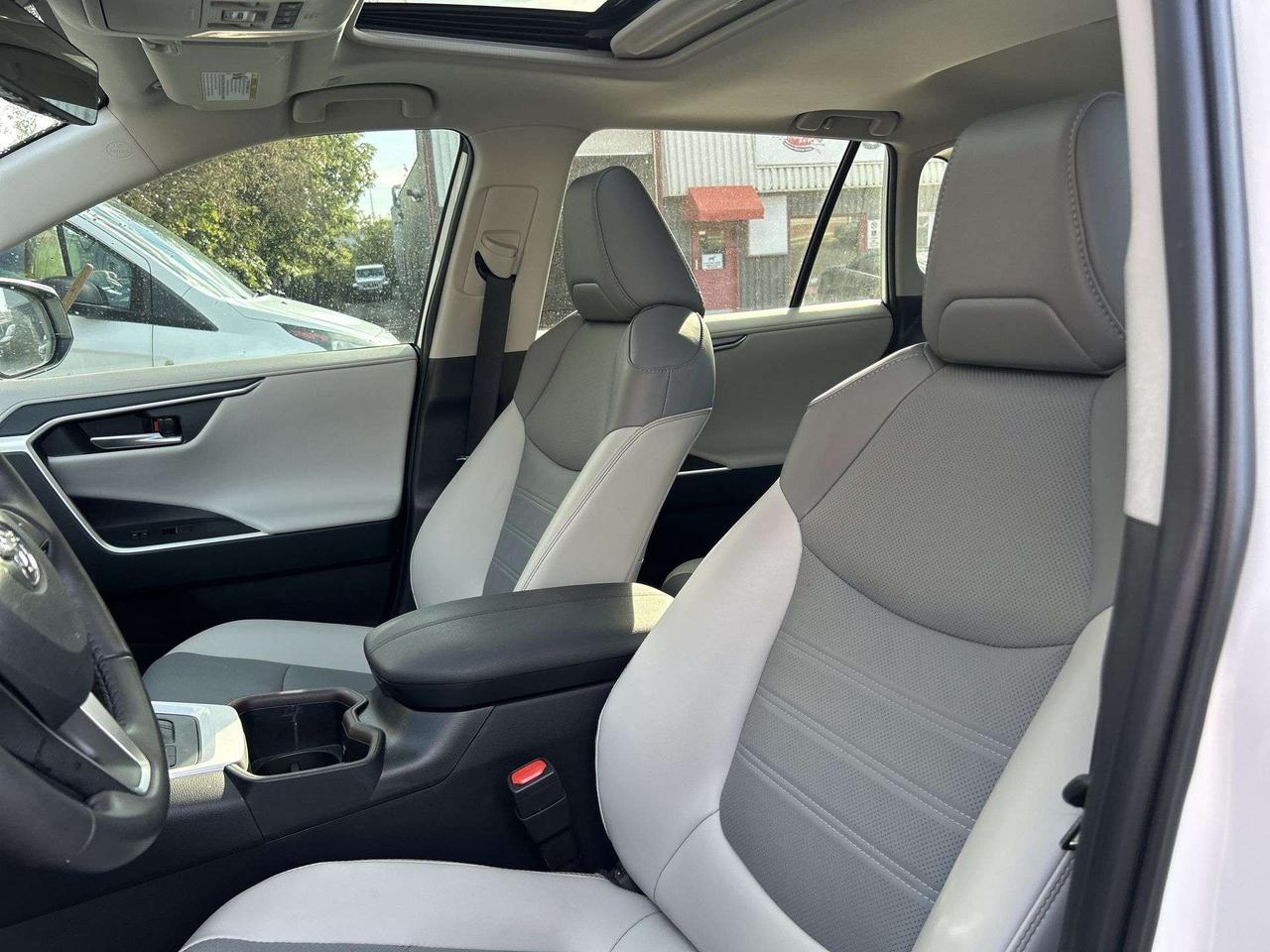 2025 Toyota RAV4 LIMITED AWD | COOLED LEATHER | SUNROOF | 360 CAM Photo1