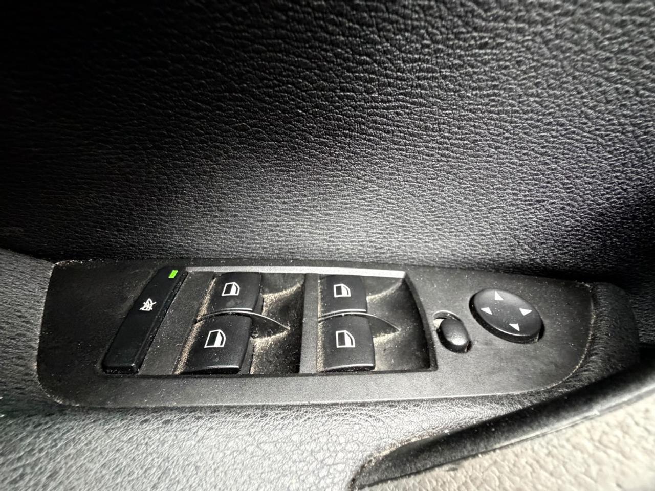 2012 BMW X1 xDrive28i Photo