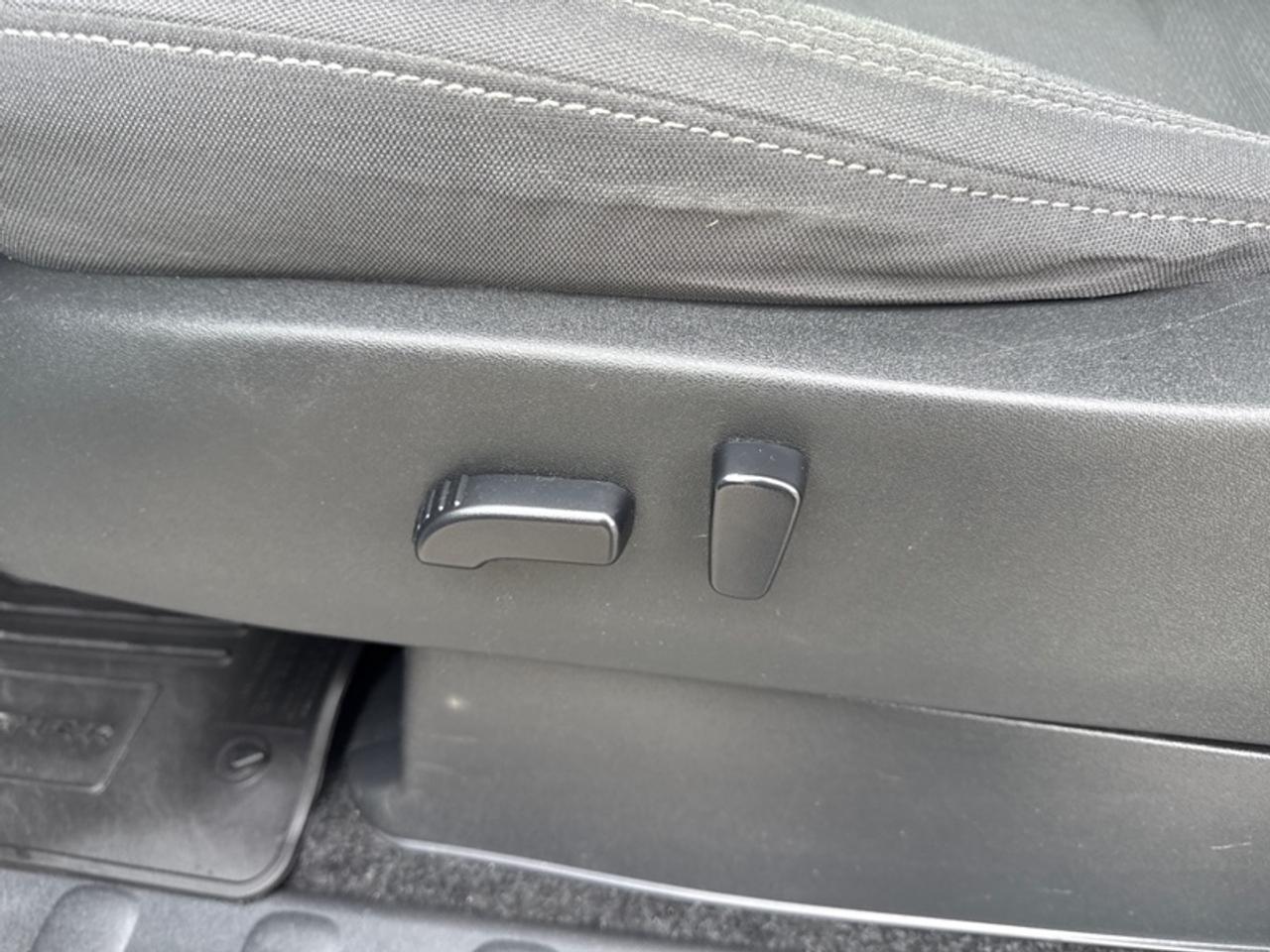 2023 Nissan Frontier Crew Cab SV  Heated Steering Wheel - $312 B/W Photo