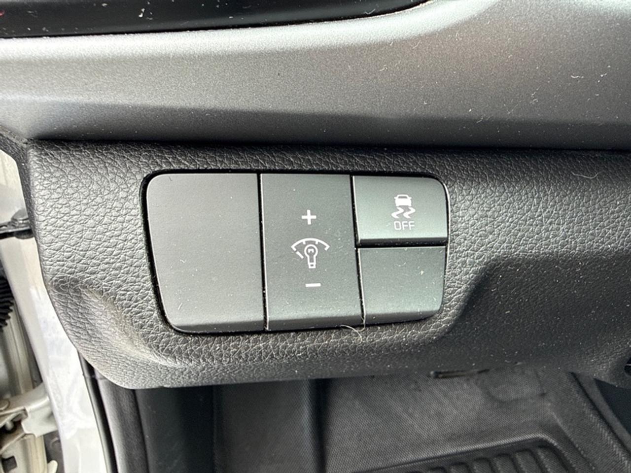 2023 Kia Rio 5-Door LX Premium  Sunroof - Low Mileage Photo