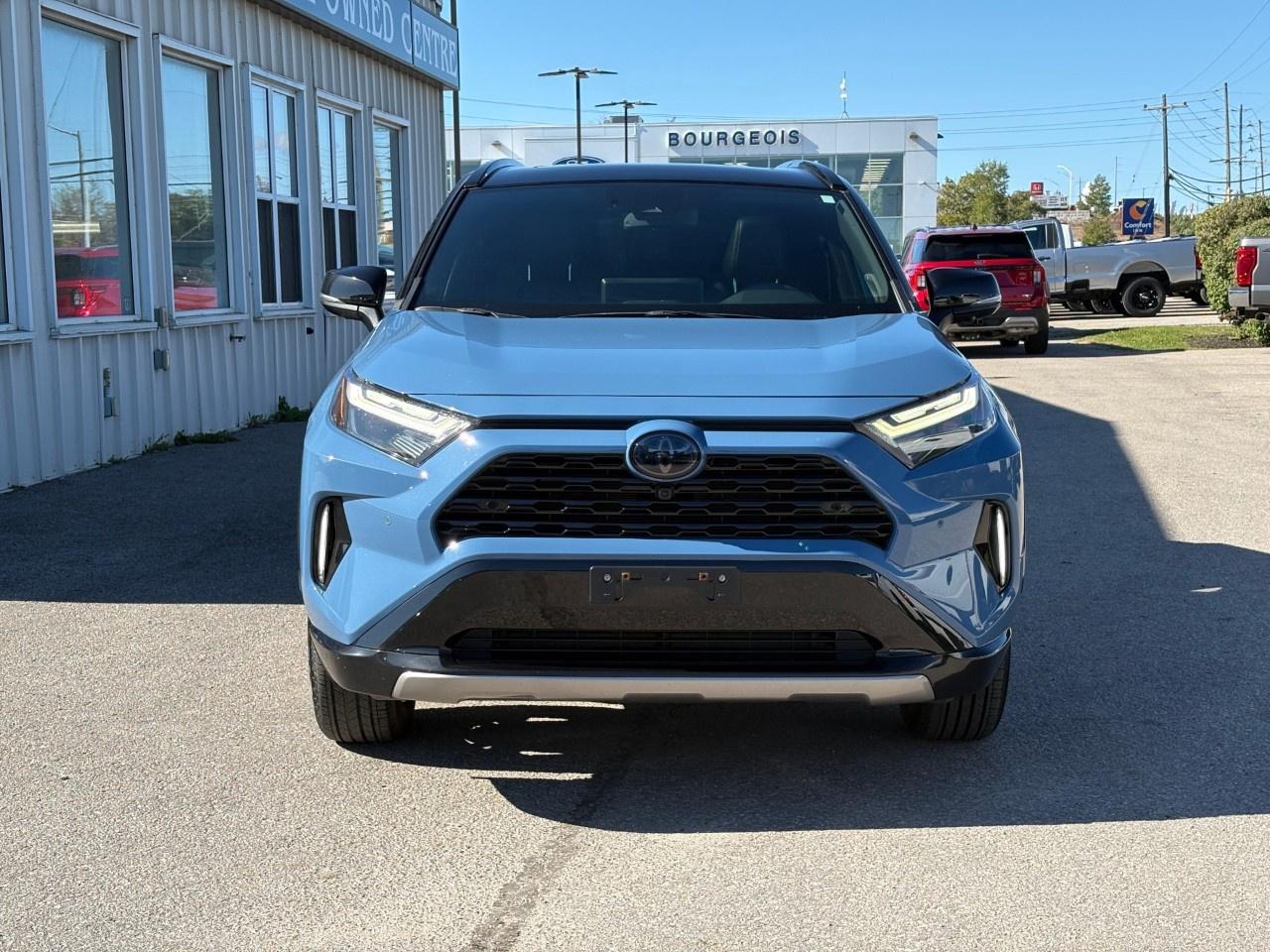 2024 Toyota RAV4 HYBRID XSE AWD Photo2