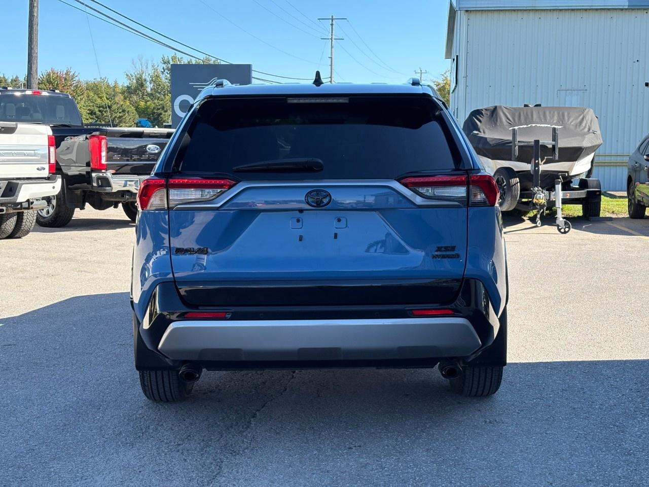 2024 Toyota RAV4 HYBRID XSE AWD Photo