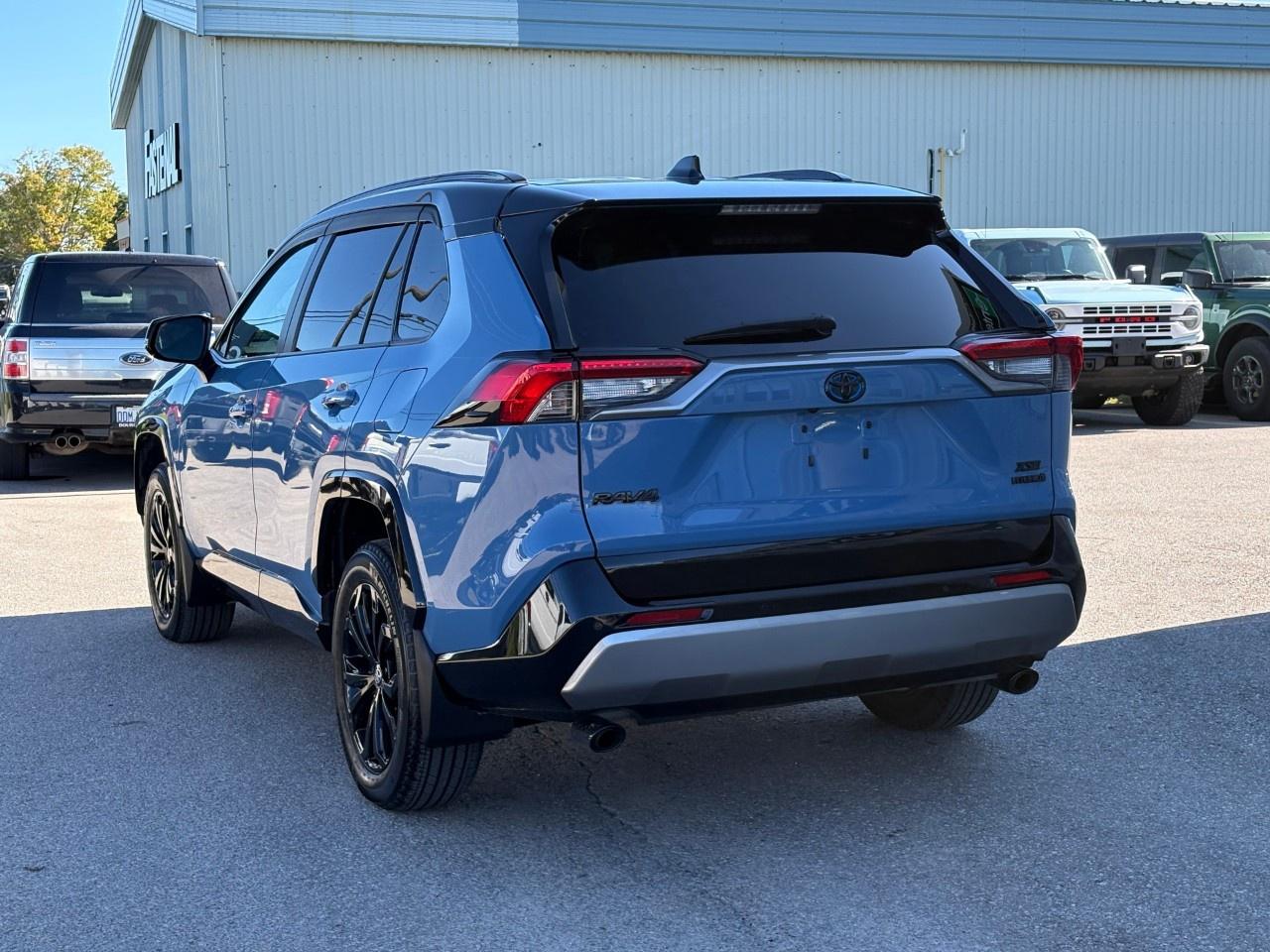 2024 Toyota RAV4 HYBRID XSE AWD Photo