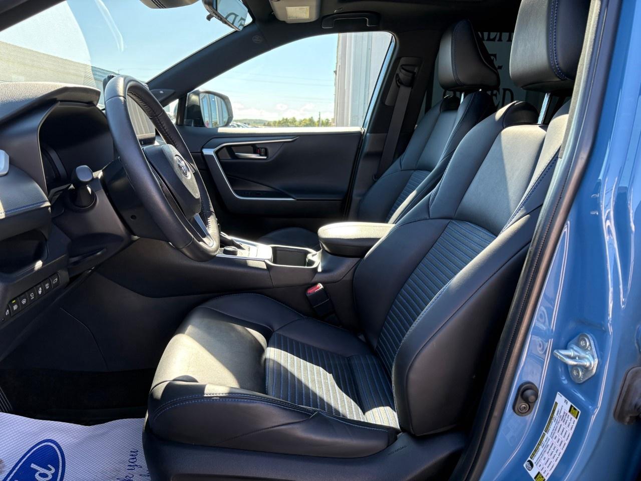 2024 Toyota RAV4 HYBRID XSE AWD Photo