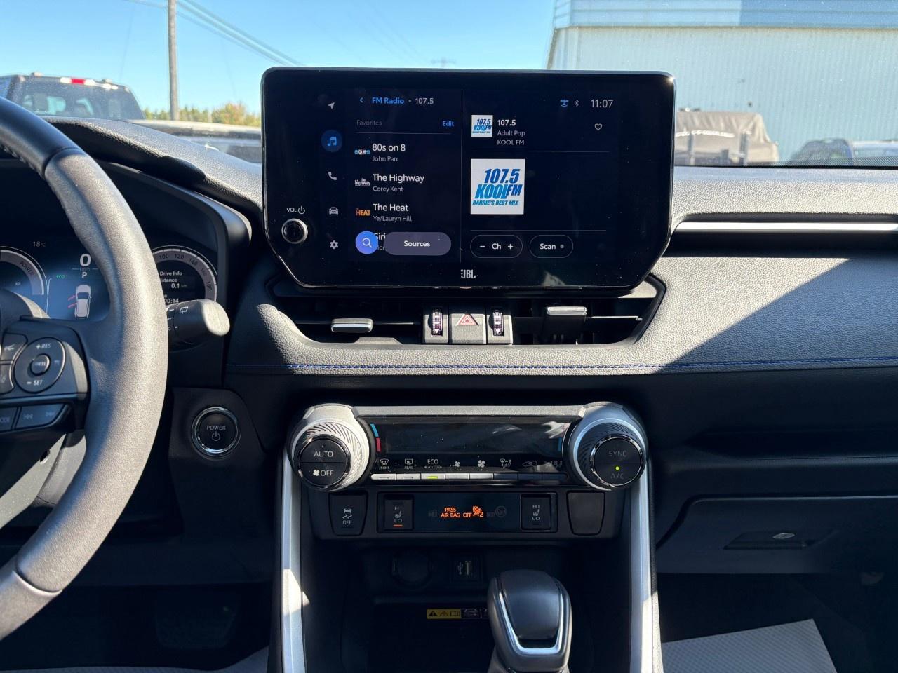 2024 Toyota RAV4 HYBRID XSE AWD Photo