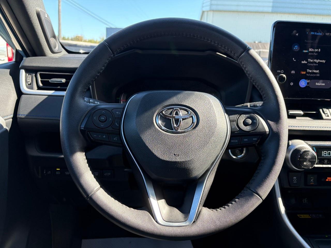 2024 Toyota RAV4 HYBRID XSE AWD Photo