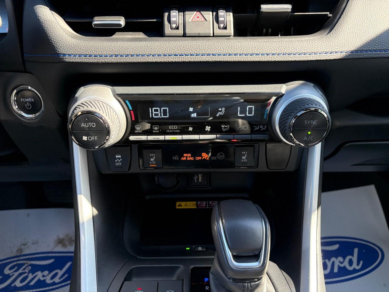 2024 Toyota RAV4 HYBRID XSE AWD Photo