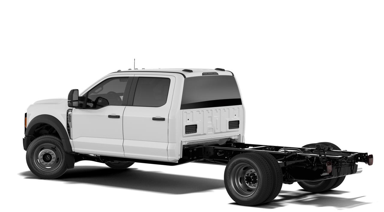 2027 Ford SUPER DUTY F-550 DRW XLT Photo1
