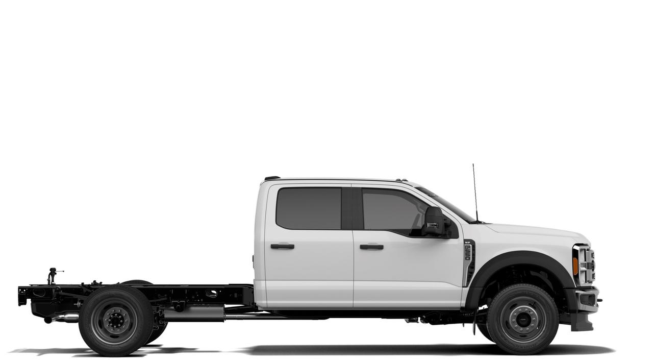2027 Ford SUPER DUTY F-550 DRW XLT Photo4