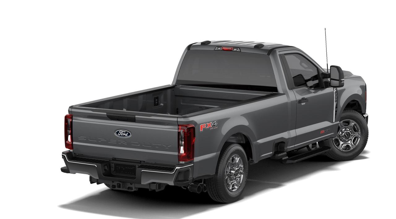 2027 Ford SUPER DUTY F-350 SRW XLT Photo2