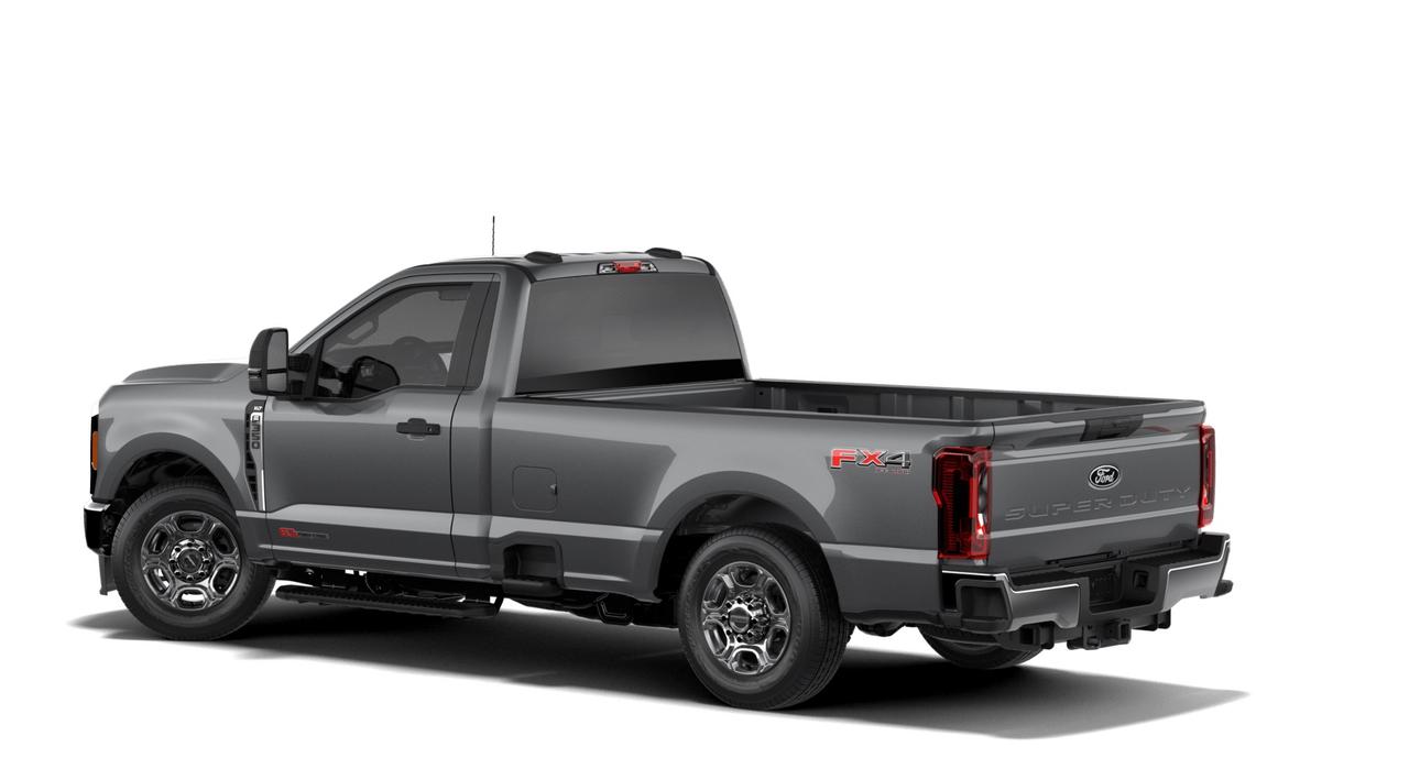 2027 Ford SUPER DUTY F-350 SRW XLT Photo1