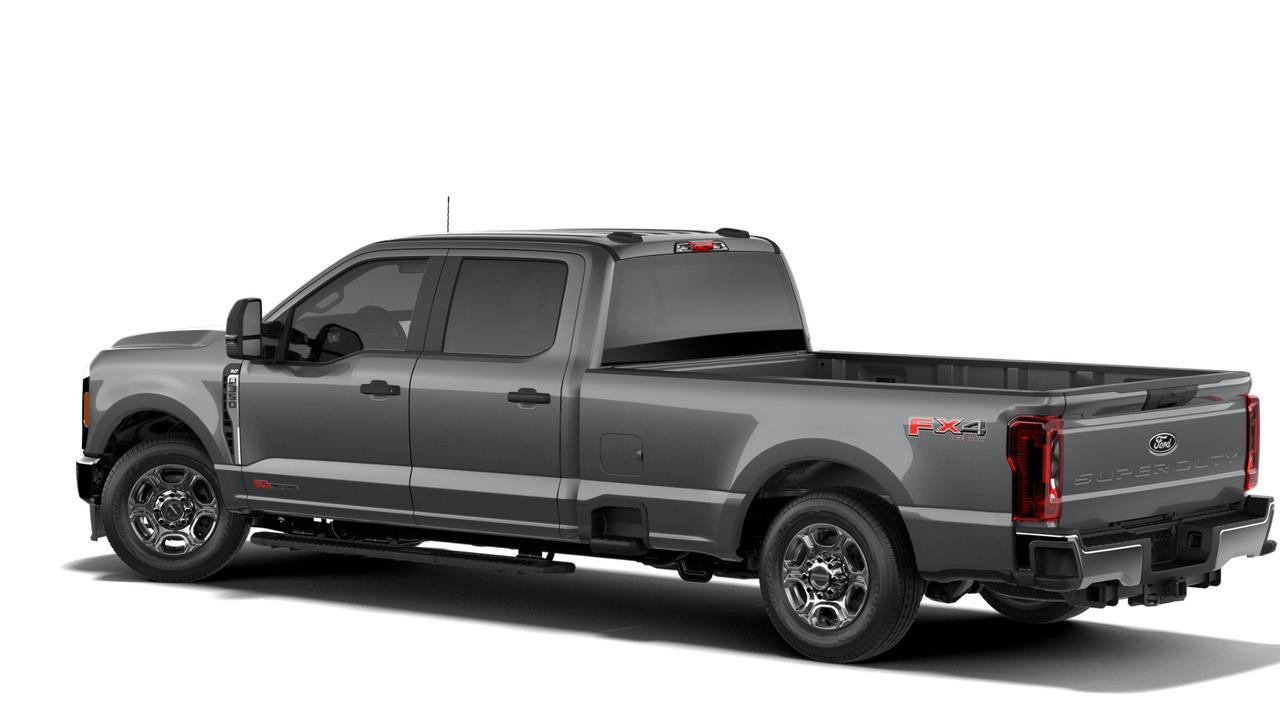 2027 Ford SUPER DUTY F-350 SRW XLT Photo1