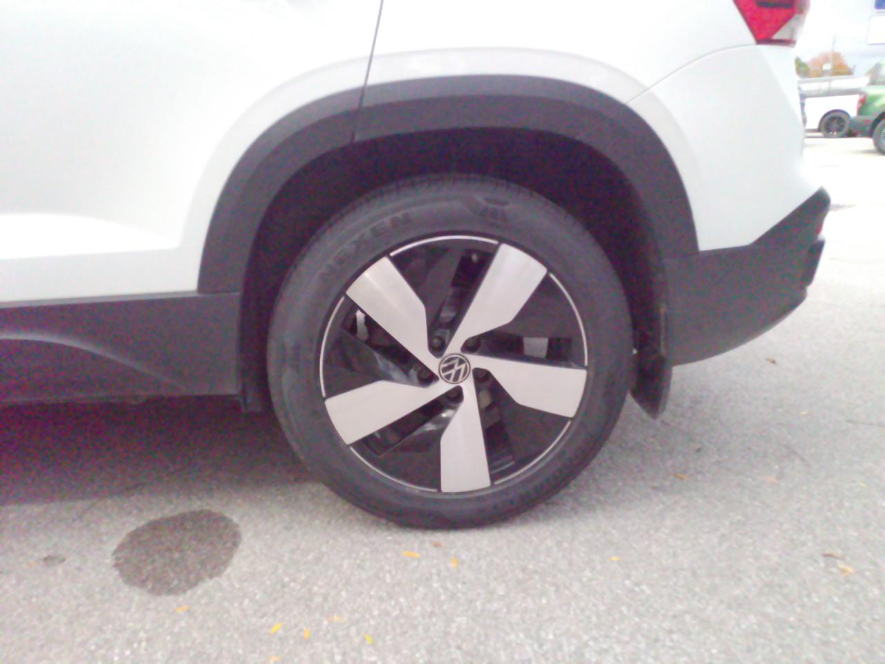 2023 Volkswagen Taos Trendline Photo