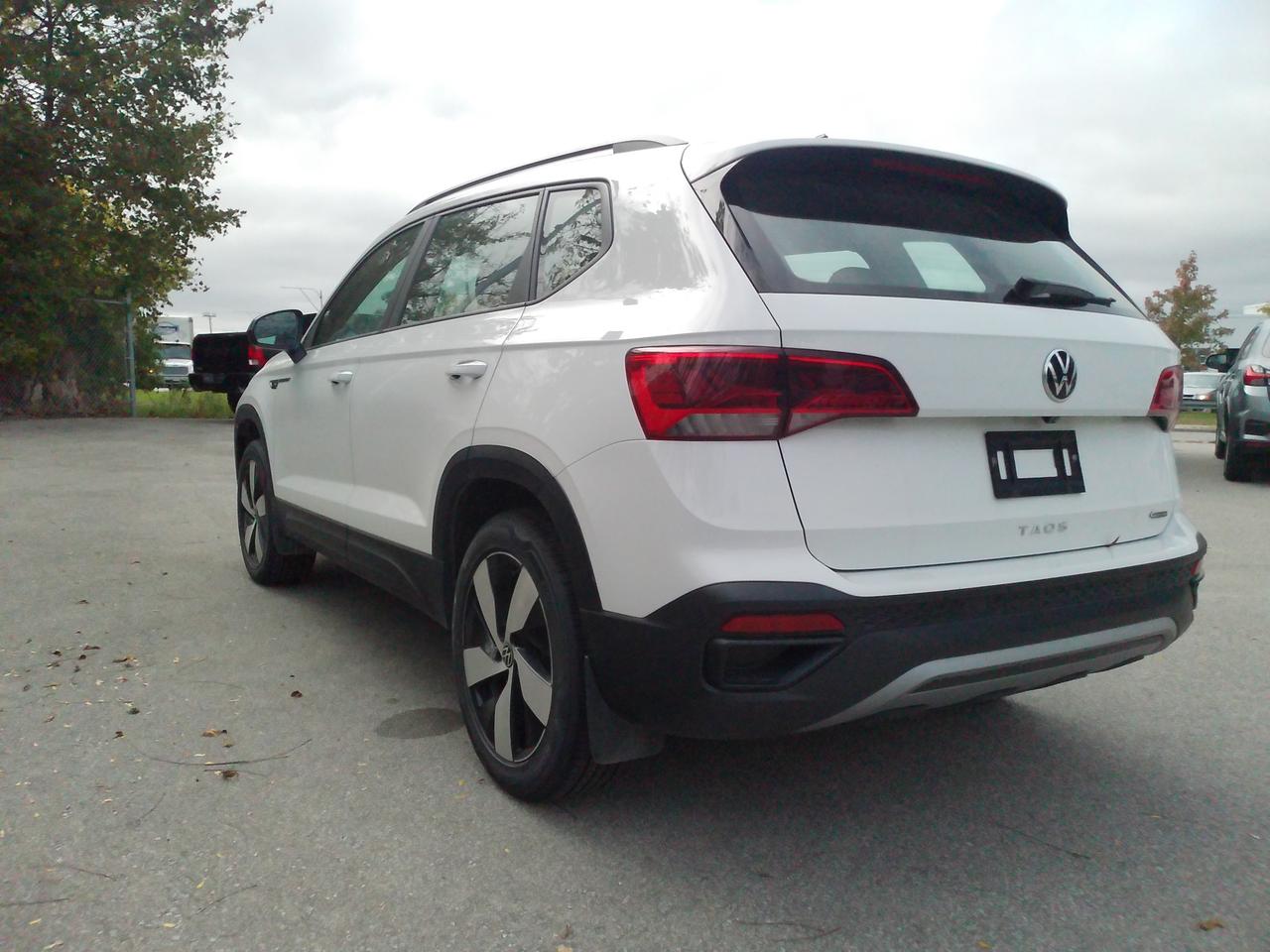 2023 Volkswagen Taos Trendline Photo