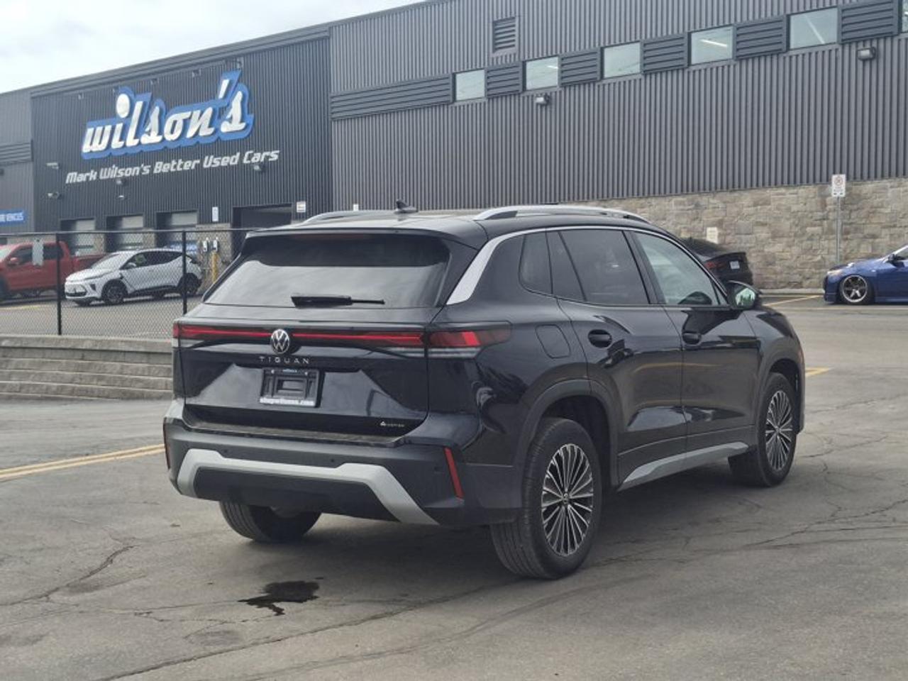 2026 Volkswagen Tiguan Comfortline 4Motion | Leatherette | Heated Seats + Steering | Remote Start | and More ! Photo4