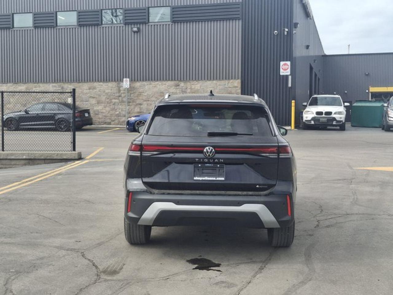 2026 Volkswagen Tiguan Comfortline 4Motion | Leatherette | Heated Seats + Steering | Remote Start | and More ! Photo