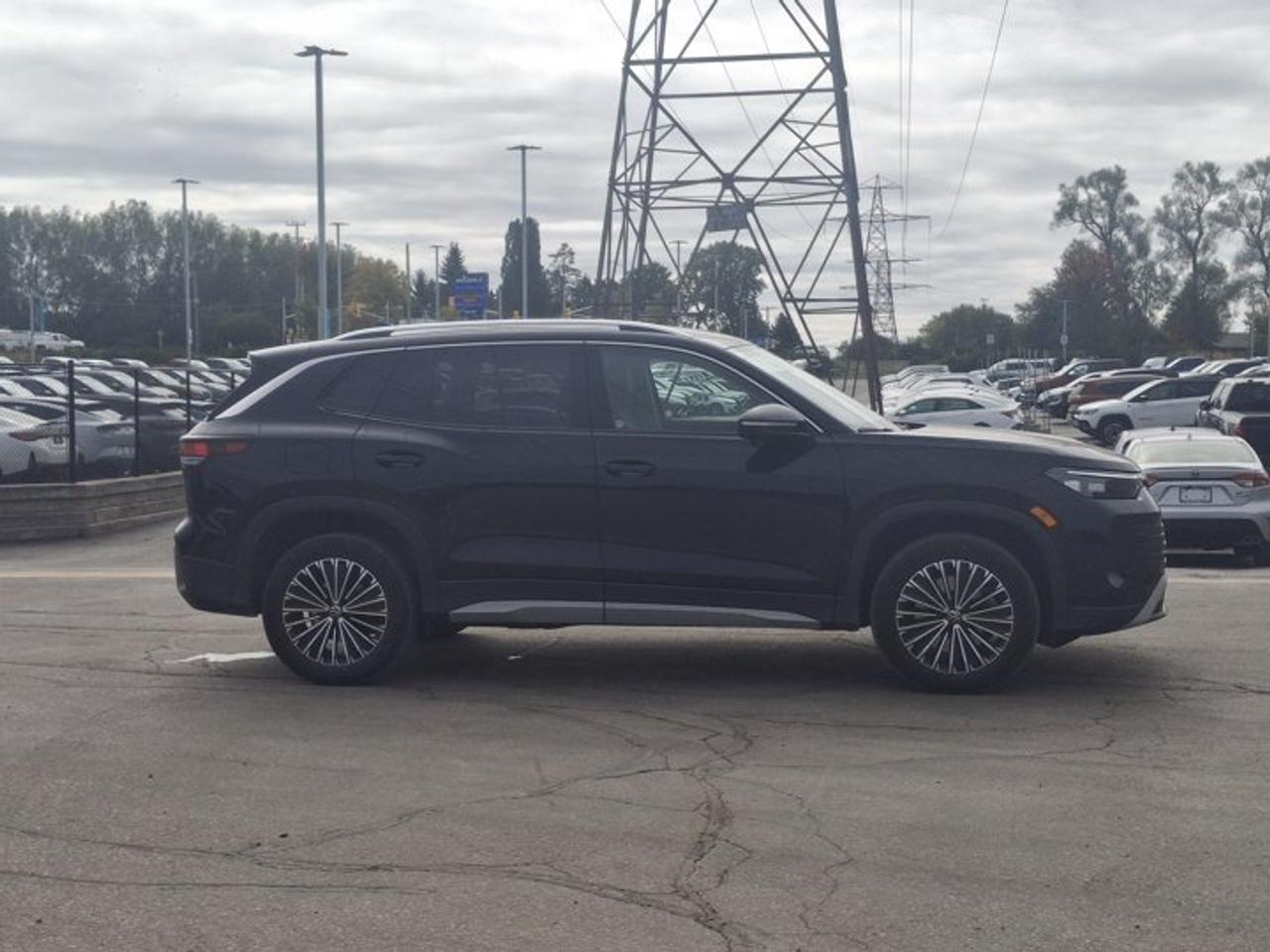 2026 Volkswagen Tiguan Comfortline 4Motion | Leatherette | Heated Seats + Steering | Remote Start | and More ! Photo