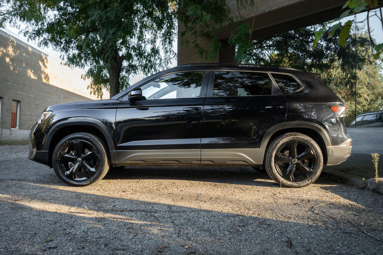 2025 Volkswagen Taos Comfortline Black Edition 4MOTION Photo