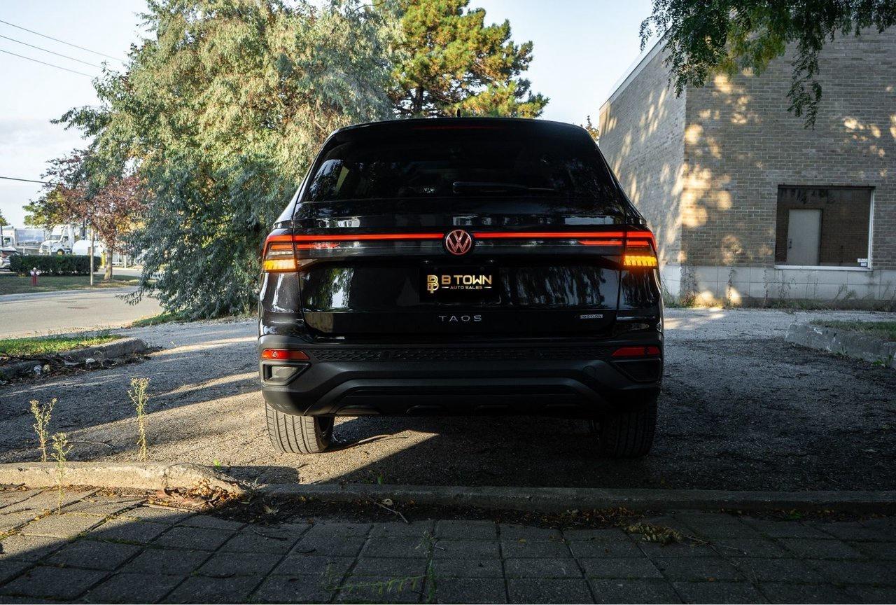 2025 Volkswagen Taos Comfortline Black Edition 4MOTION Photo