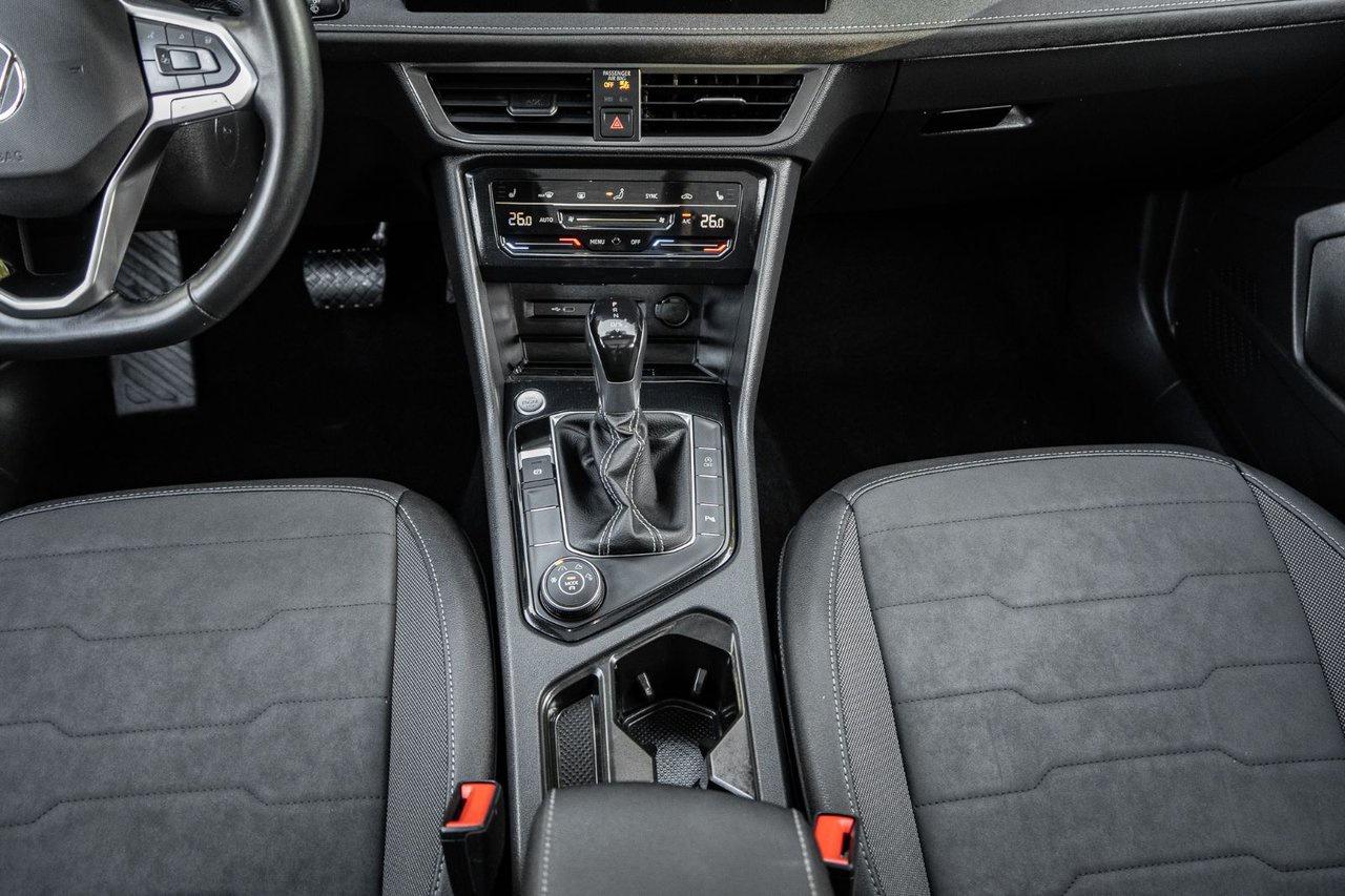 2025 Volkswagen Taos Comfortline Black Edition 4MOTION Photo