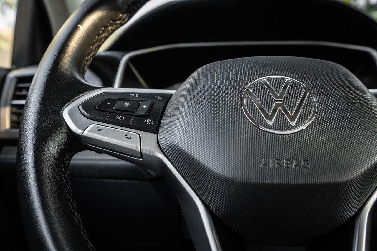 2025 Volkswagen Taos Comfortline Black Edition 4MOTION Photo