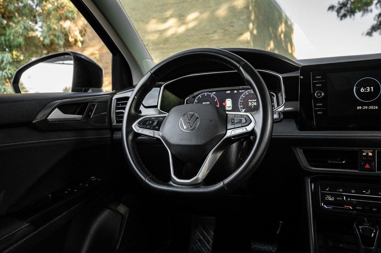 2025 Volkswagen Taos Comfortline Black Edition 4MOTION Photo