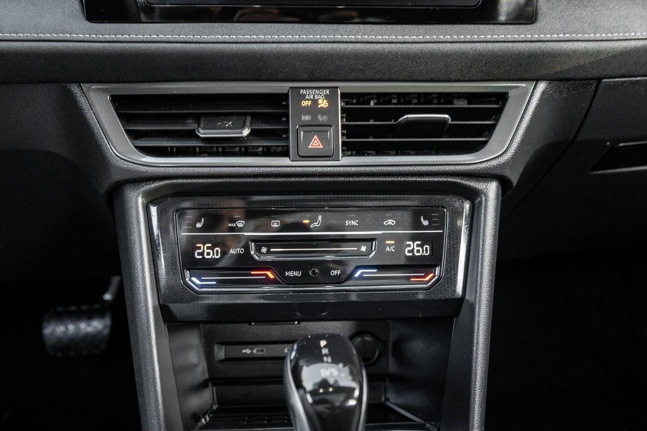 2025 Volkswagen Taos Comfortline Black Edition 4MOTION Photo