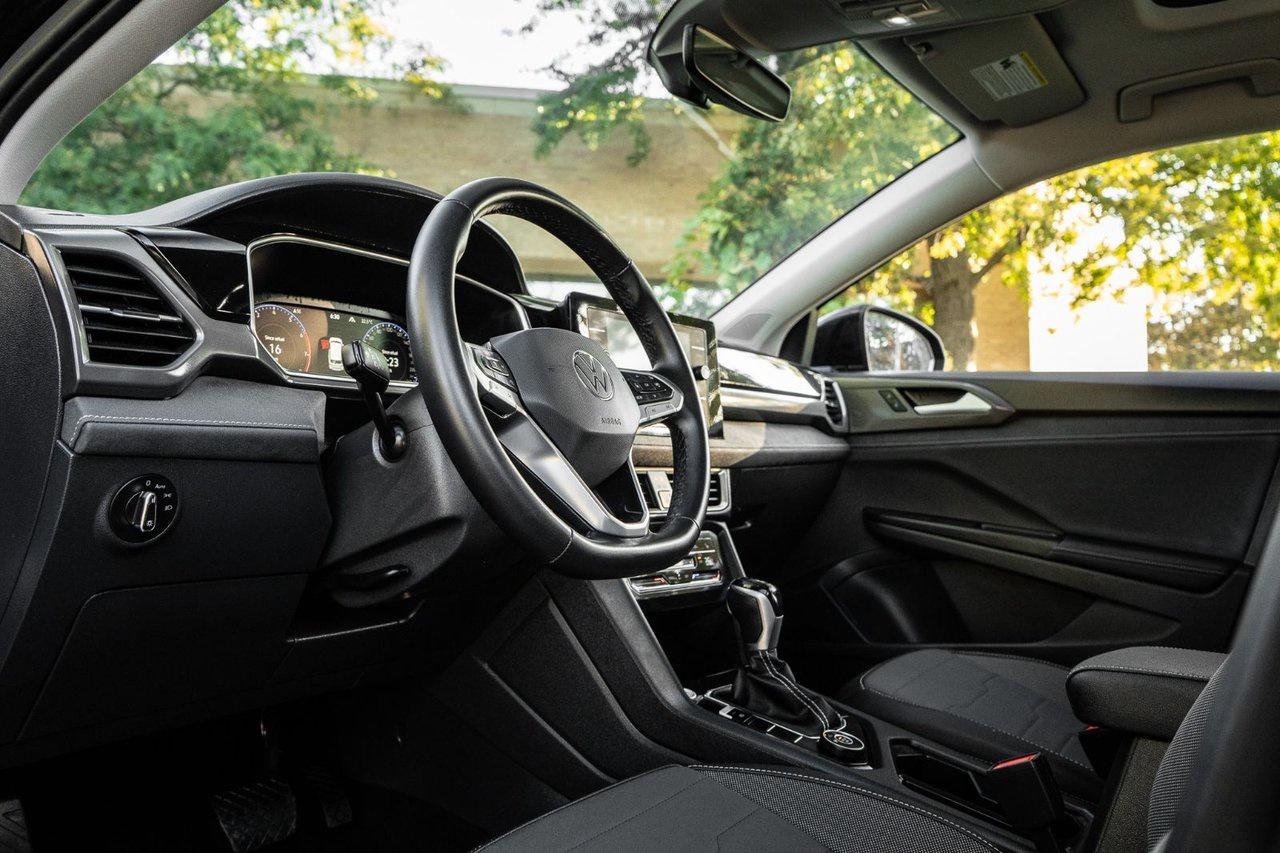 2025 Volkswagen Taos Comfortline Black Edition 4MOTION Photo
