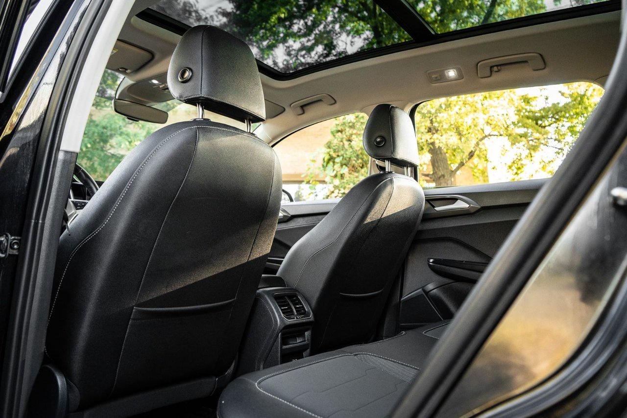 2025 Volkswagen Taos Comfortline Black Edition 4MOTION Photo