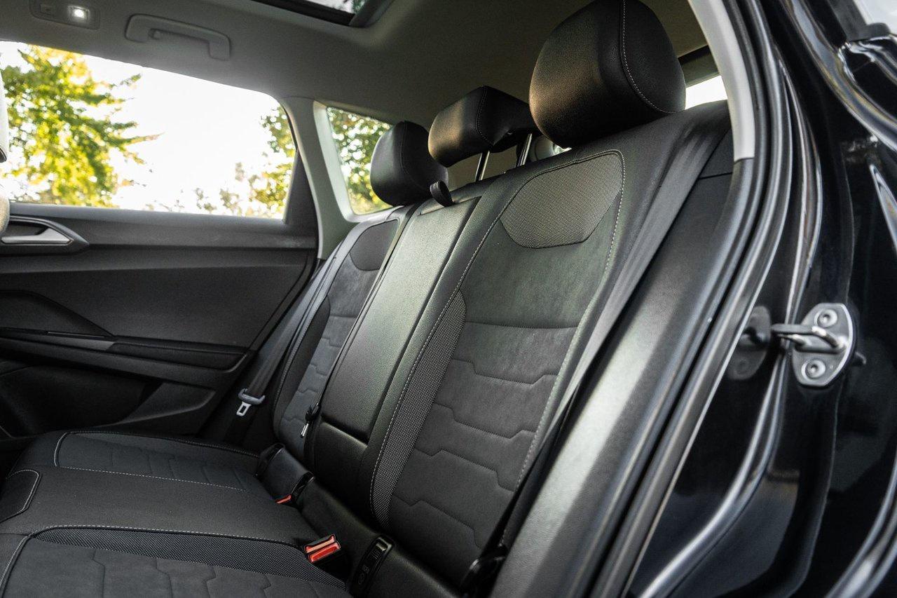 2025 Volkswagen Taos Comfortline Black Edition 4MOTION Photo