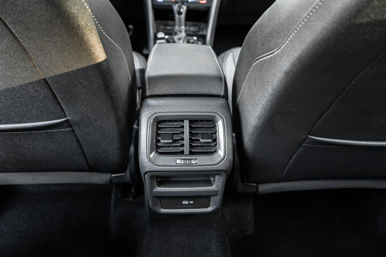 2025 Volkswagen Taos Comfortline Black Edition 4MOTION Photo