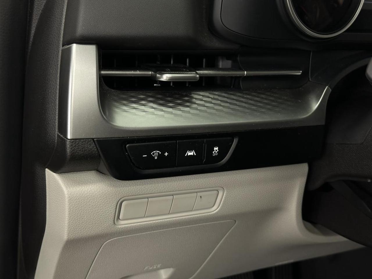 2024 Kia Carnival LX/53KM/OFF 1 OWNER KIA LEASE! Photo