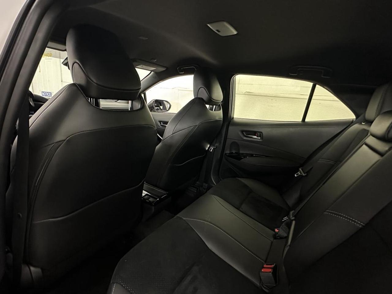 2026 Toyota GR Corolla GR CORE/AWD/MANUAL/300HP/1400KM/APPLE CARPLAY/HEATED SUEDE/HEATED WHEEL! Photo