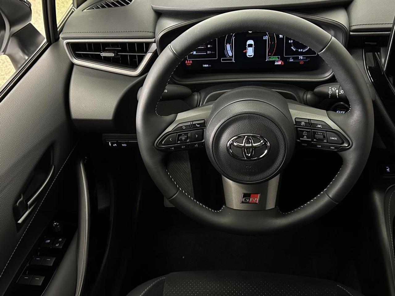 2026 Toyota GR Corolla GR CORE/AWD/MANUAL/300HP/1400KM/APPLE CARPLAY/HEATED SUEDE/HEATED WHEEL! Photo