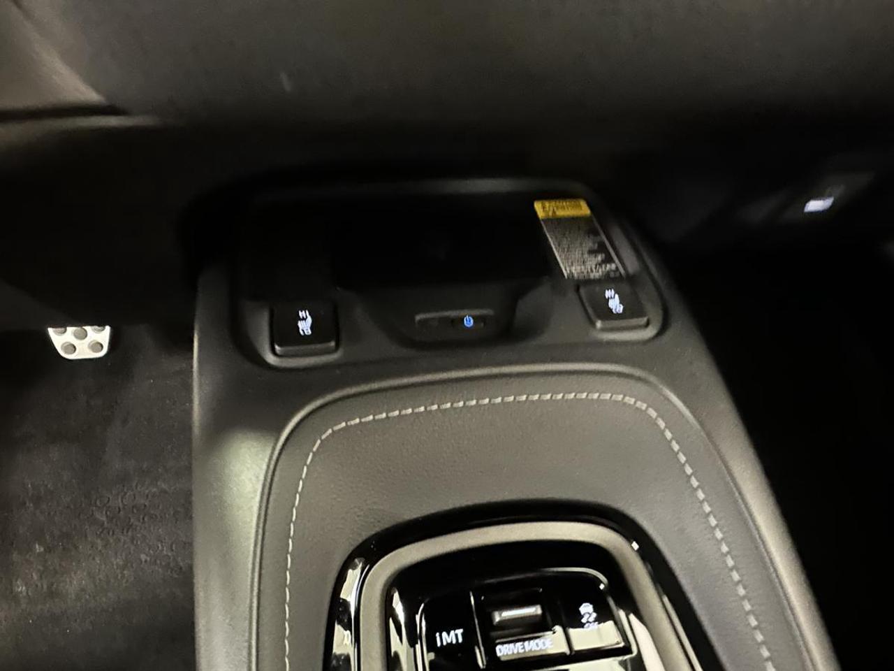 2026 Toyota GR Corolla GR CORE/AWD/MANUAL/300HP/1400KM/APPLE CARPLAY/HEATED SUEDE/HEATED WHEEL! Photo