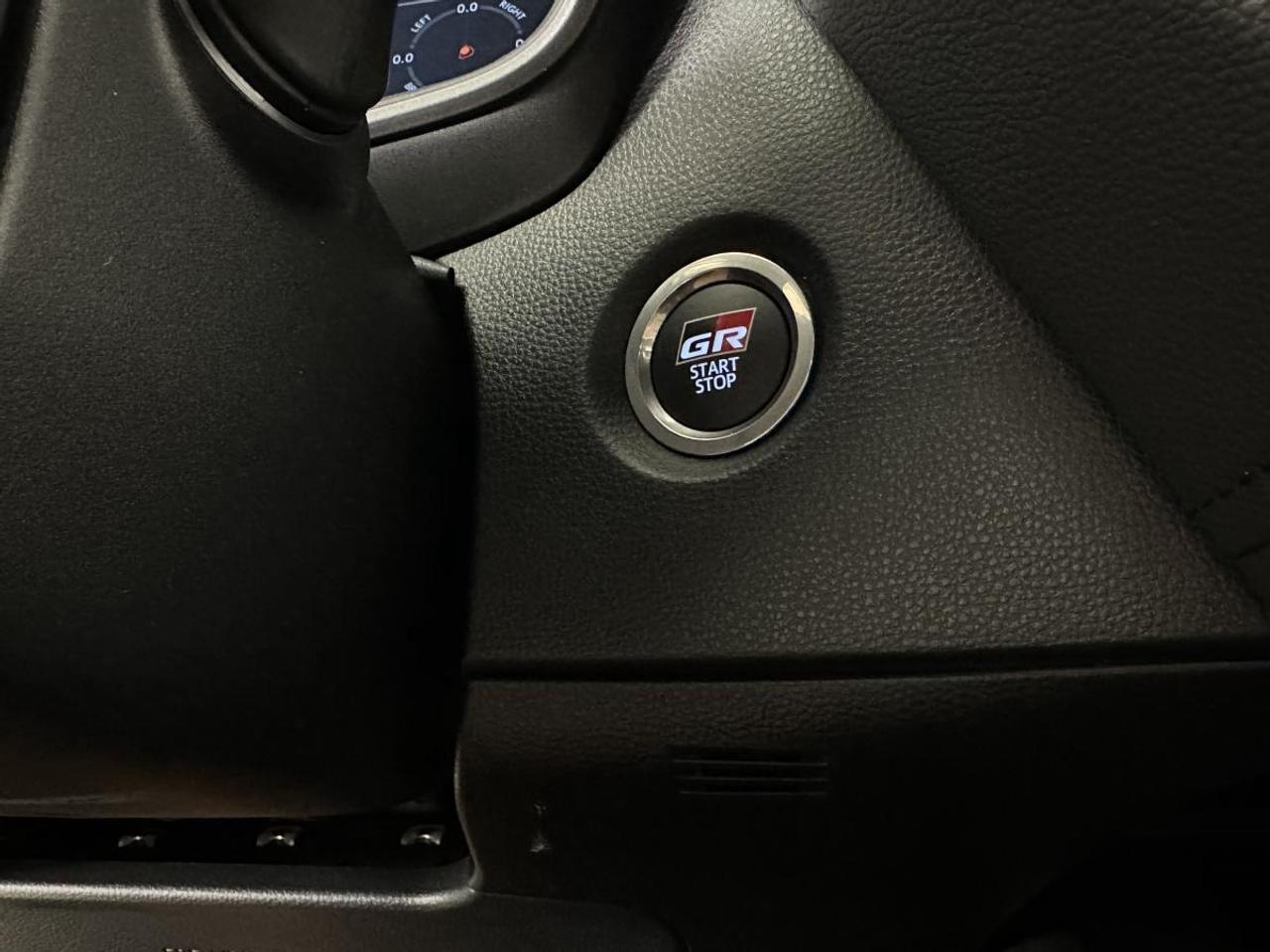 2026 Toyota GR Corolla GR CORE/AWD/MANUAL/300HP/1400KM/APPLE CARPLAY/HEATED SUEDE/HEATED WHEEL! Photo