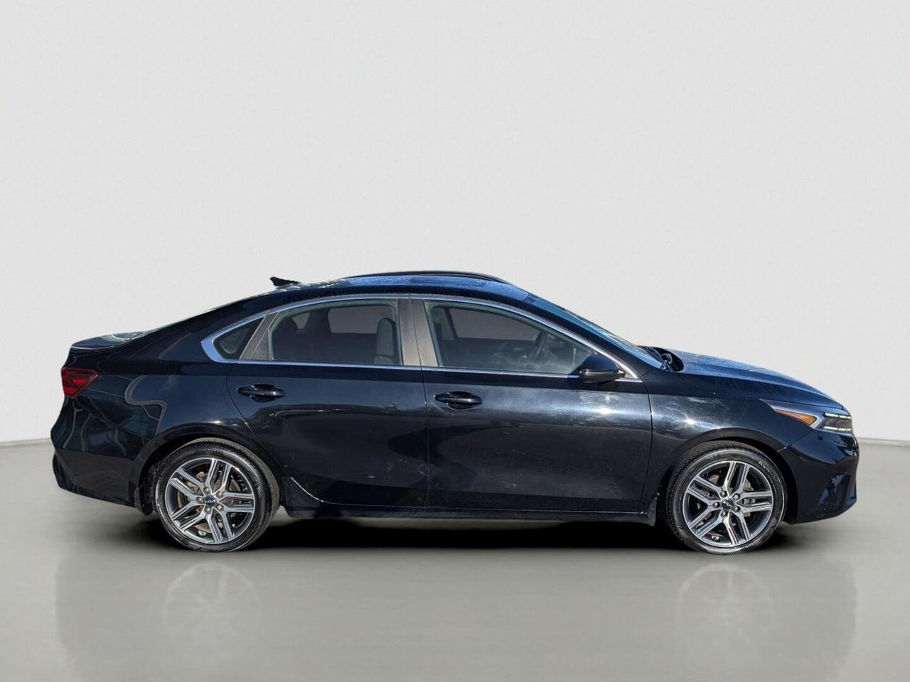 2023 Kia Forte EX+ Photo3