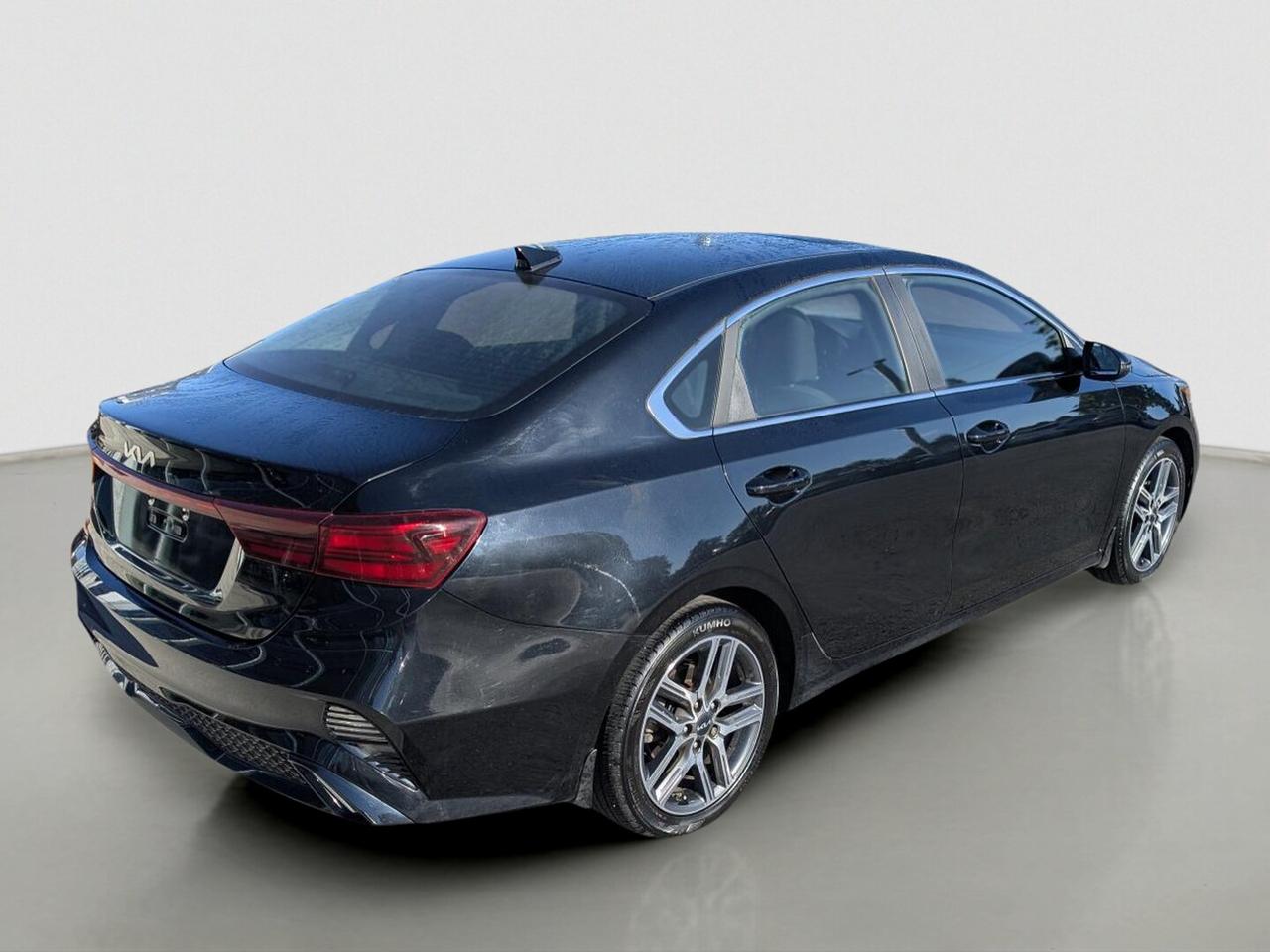 2023 Kia Forte EX+ Photo